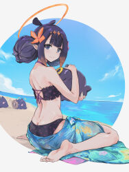  back bare_shoulders barefoot beach bikini blue_eyes blue_sarong blue_sky blunt_bangs butt_crack center-flap_bangs closed_mouth cloud creature day double_bun feet female frilled_bikini_top full_body gradient_hair hair_bun halo halterneck hashtag-only_commentary highres holding holding_creature hololive hololive_english long_hair looking_at_viewer looking_back median_furrow mole mole_under_eye multicolored_hair ninomae_ina&#039;nis ocean official_alternate_costume official_alternate_hairstyle orange_hair outdoors pointy_ears print_bikini print_sarong purple_bikini purple_hair sand sarong sidelocks sitting sky smile soles solo swimsuit takodachi_(ninomae_ina&#039;nis) tallgeese_(lgeesel) tentacle_hair toenails toes virtual_youtuber wariza 