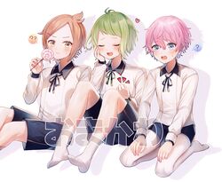  3boys ? abandon_ranka akita_toushirou blue_eyes brown_eyes brown_hair candy clenched_hand closed_eyes commentary_request food green_hair hand_on_own_cheek hand_on_own_face heart highres houchou_toushirou lollipop male_focus mouri_toushirou multiple_boys open_mouth pantyhose pantyhose_under_shorts pink_hair shorts sitting smile spoken_question_mark touken_ranbu translation_request white_legwear 