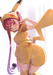  all_fours ass black_ribbon blush breasts commentary_request cosplay female from_behind gradient_hair hair_ribbon hand_up heterochromia highres hololive hood hood_up houshou_marine long_hair looking_at_viewer looking_back medium_breasts multicolored_hair nyaa28 parted_lips pikachu pikachu_(cosplay) pikachu_costume pikachu_hood pikachu_tail poke_ball poke_kid_(pokemon) poke_kid_(pokemon)_(cosplay) pokemon pokemon_bdsp pokemon_tail purple_hair red_eyes red_hair ribbon short_sleeves shorts simple_background smile solo tail thighhighs twintails v very_long_hair virtual_youtuber yellow_eyes yellow_shorts yellow_thighhighs 