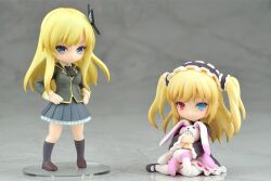  2girls blonde_hair blue_eyes boku_wa_tomodachi_ga_sukunai figure hasegawa_kobato heterochromia kashiwazaki_sena long_hair multiple_girls nendoroid open_clothes open_shirt red_eyes shirt stuffed_animal stuffed_bunny stuffed_toy 