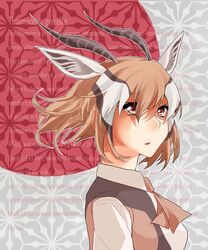  akaji_(alpha0107) animal_ears black_hair brown_eyes character_name commentary_request female gazelle_ears gazelle_horns highres horns kemono_friends multicolored_hair open_mouth orange_hair solo thomson&#039;s_gazelle_(kemono_friends) upper_body white_hair 