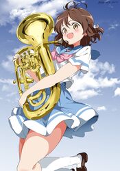  absurdres blue_sailor_collar blue_skirt blush brown_hair euphonium female hibike!_euphonium highres holding holding_instrument instrument jumping kitauji_high_school_uniform kneehighs loafers looking_at_viewer medium_hair miniskirt neckerchief open_mouth oumae_kumiko pink_neckerchief sailor_collar school_uniform serafuku shirt shoes skirt sky socks solo summer_uniform thighs twitter_username white_gorilla_(okamoto) white_shirt white_socks yellow_eyes 