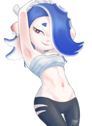  armpits arms_behind_head atori_(a_ttori) black_pants chest_sarashi closed_mouth commentary_request earrings female hair_over_one_eye hairband highres jewelry medium_hair multiple_earrings navel octoling pants red_eyes sarashi shawl shiver_(splatoon) short_eyebrows signature simple_background smile solo splatoon_(series) splatoon_3 standing tentacle_hair thick_eyebrows tooth_earrings torn_clothes torn_pants white_background white_hairband 