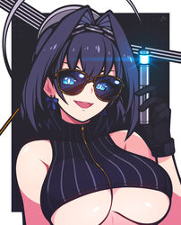  :d absurdres bacon_strips black_background black_gloves black_hair blue_eyes bow bow_earrings breasts chain_headband chains commentary earrings eyes_visible_through_eyewear fangs female gloves glowing hair_intakes headband highres hololive hololive_english jewelry large_breasts medium_hair men_in_black neuralyzer ouro_kronii smile solo sunglasses two-tone_background underboob upper_body virtual_youtuber white_background 