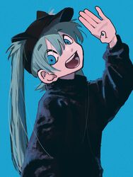  alternate_costume aqua_hair black_headwear black_sweater blue_background blue_eyes blue_nails commentary end80236189 female hair_between_eyes hand_up hatsune_miku highres long_hair long_sleeves looking_at_viewer open_mouth simple_background smile solo sweater twintails upper_body vocaloid 