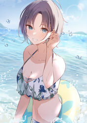  ahoge asakura_toru bare_shoulders bikini blue_eyes blue_hair blue_sky blurry blurry_background breasts brown_hair cleavage collarbone commentary dot_nose earrings female floral_print gradient_hair grey_bikini hal_ogura hand_up highres horizon idolmaster idolmaster_shiny_colors jewelry lens_flare looking_at_viewer medium_breasts multicolored_hair navel ocean open_mouth outdoors parted_bangs print_bikini short_hair sky smile solo splashing swimsuit upper_body wet yellow_innertube 