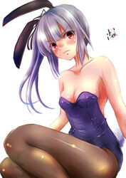  absurdres alternate_costume animal_ears bare_shoulders blush breasts brown_eyes cleavage commentary_request fake_animal_ears female grey_hair highres kantai_collection kasumi_(kancolle) leotard long_hair looking_at_viewer mizuya_chiharu one-hour_drawing_challenge pantyhose playboy_bunny rabbit_ears rabbit_tail side_ponytail signature simple_background small_breasts solo tail white_background 