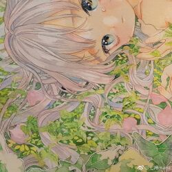  bare_shoulders blue_eyes bud chinese_commentary closed_mouth commentary_request crying crying_with_eyes_open eyelashes female fingernails grey_hair hair_spread_out highres holding leaf lips long_hair looking_at_viewer lying on_grass on_side original painting_(medium) qishen_mana sad solo tears traditional_media upper_body watercolor_(medium) wavy_hair weibo_watermark 