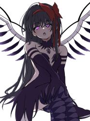  akemi_homura akuma_homura argyle_clothes argyle_legwear back_cutout black_dress black_gloves black_hair black_thighhighs black_wings bow bow_hairband breasts cleavage clothing_cutout crossed_legs dress elbow_gloves feathered_wings gloves hairband hairbow highres invisible_chair komori_er long_hair looking_at_viewer mahou_shoujo_madoka_magica mahou_shoujo_madoka_magica:_hangyaku_no_monogatari open_mouth purple_eyes red_bow red_hairband simple_background sitting thighhighs white_background wings 