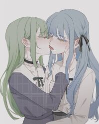  2girls bang_dream! bang_dream!_it&#039;s_mygo!!!!! black_choker black_ribbon blue_dress blue_hair blush chinese_commentary choker collarbone commentary_request couple dress ear_blush eye_contact french_kiss frilled_choker frills green_hair green_ribbons grey_background hair_ribbon hand_on_another&#039;s_cheek hand_on_another&#039;s_face highres kissing long_hair looking_at_another multiple_girls neck_ribbon open_mouth ribbon shirt sidelocks teeth togawa_sakiko unmoving_pattern upper_body wakaba_mutsumi white_shirt yellow_eyes yukikuma_(yukikuma_018) yuri 