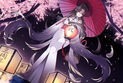  bad_id bad_pixiv_id brown_hair cherry_blossoms feathers female floating_hair geisha hair_ornament highres holding holding_lantern holding_umbrella identity_v lantern lantern_on_liquid long_hair michiko_(identity_v) michiko_(manchurian_crane)_(identity_v) paper_lantern petals solid_eyes solo tamaaaaaaa umbrella water 