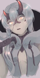  absurdres abyssal_ship asymmetrical_horns black_gloves breasts cropped_torso female gloves hagioshi heavy_cruiser_princess highres hood hood_down horns jacket kantai_collection medium_breasts open_clothes open_jacket pale_skin parted_lips short_hair_with_long_locks simple_background sleeveless solo uneven_horns upper_body white_hair white_jacket yellow_eyes 