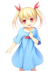  blonde_hair blue_shirt bow clip_studio_paint_(medium) commentary_request female hair_between_eyes hairbow highres iwamoto_sora kogara_toto looking_at_viewer lupinus_virtual_games medium_hair red_bow red_eyes shirt shirt_hold short_sleeves simple_background smile twintails virtual_youtuber vspo! white_background 