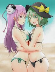  2girls asymmetrical_docking beach bikini black_bikini black_headwear blush breast_press breasts collarbone commentary_request expressionless eyeball green_bikini green_eyes green_hair green_sky halterneck hat hata_no_kokoro heart heart_of_string highres komeiji_koishi kyanta5354 mask medium_breasts multiple_girls noh_mask open_mouth pink_eyes pink_hair plaid ribbon sand short_hair side-tie_bikini_bottom sky small_breasts smile string_bikini swimsuit third_eye touhou yellow_ribbon 