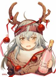  ahoge antlers blush bottle brown_eyes christmas_ornaments commentary eyelashes female fur_collar g11_(girls&#039;_frontline) g11_(schoenstes_geschenk)_(girls&#039;_frontline) girls&#039;_frontline grey_hair hair_between_eyes holding holding_bottle horns long_hair messy_hair moa_(21energy12) official_alternate_costume open_mouth ribbon scarf scarf_on_head simple_background solo symbol-only_commentary twitter_username upper_body white_background 