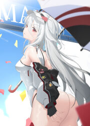  absurdres ass azur_lane black_gloves black_jacket blue_sky female fingerless_gloves from_behind gloves highres holding holding_umbrella jacket l&#039;audacieux_(azur_lane) l&#039;audacieux_(protector_beneath_the_parasol)_(azur_lane) leotard long_bangs long_hair looking_at_viewer looking_back luoboko manjuu_(azur_lane) multicolored_clothes multicolored_jacket official_alternate_costume outdoors parasol parted_lips race_queen red_eyes sky solo two-tone_jacket umbrella white_hair white_jacket white_leotard 