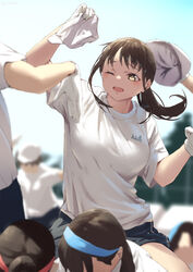  5girls aya_(jonsun) blue_headband blue_sky blurry blurry_background breasts brown_hair clothes_writing commentary_request gloves headband jonsun medium_breasts medium_hair multiple_girls one_eye_closed open_mouth original outdoors ponytail shirt sky solo_focus t-shirt white_gloves white_shirt yellow_eyes 