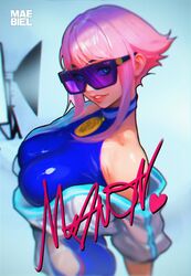  bare_shoulders blue_eyes breasts dougi female flipped_hair highres large_breasts looking_at_viewer maebiel manon_legrand off_shoulder pink_hair purple-tinted_eyewear short_hair short_hair_with_long_locks sidelocks skin_tight solo spandex street_fighter street_fighter_6 sunglasses tinted_eyewear 