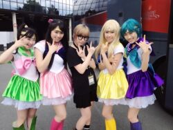  5girls \m/ ariyasu_momoka bishoujo_senshi_sailor_moon cosplay kyary_pamyu_pamyu looking_at_viewer magical_girl momoiro_clover_z multiple_girls musician photo sasaki_ayaka smile tagaki_reni tamai_shiori 