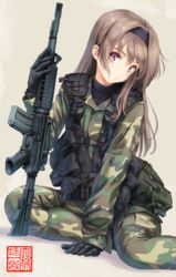  alice_gear ammunition_pouch arm_support assault_rifle black_gloves camouflage camouflage_jacket camouflage_pants commentary_request feet_out_of_frame female gloves grey_background gun hairband head_tilt highres holding holding_gun holding_weapon jacket light_brown_hair long_hair long_sleeves looking_at_viewer m4_carbine military military_jacket military_uniform oofuji_reiichirou original pants pink_eyes pouch rifle sitting solo uniform weapon woodland_camouflage yokozuwari 