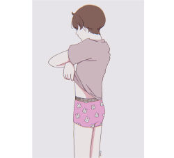  absurdres animal_print boxers brown_hair clothes_lift cropped_legs female grey_background highres male_underwear rabbit_print reverse_trap shirt_lift short_hair simple_background twisted_wonderland underwear usape0kyun yuu_(twisted_wonderland) 