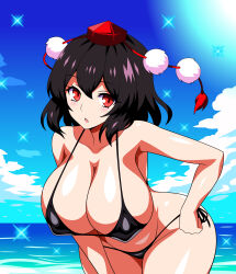  :o absurdres beach bikini black_bikini black_hair blue_sky breasts cleavage collarbone commentary_request cowboy_shot day female hair_between_eyes hand_on_own_hip hat highres horizon huge_breasts leaning leaning_forward looking_at_viewer medium_hair ocean outdoors pom_pom_(clothes) red_eyes shameimaru_aya sky solo sparkle split_mouth ssaf_seibeupail standing sun sunlight swimsuit tokin_hat touhou water 