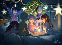  2boys 4girls absurdres arms_up asamayuki_ra bad_id bad_pixiv_id black_hair blue_eyes blue_hair blue_pajamas braid brown_hair christmas christmas_lights christmas_ornaments christmas_stocking christmas_tree closed_eyes commentary crayon fur-trimmed_headwear fur_trim green_eyes grey_hair hair_rings hat highres holding holding_stuffed_toy hug hug_from_behind index_finger_raised indoors lamp leaning_on_person lolicon long_hair luo_tianyi map merry_christmas mo_qingxian multicolored_hair multiple_boys multiple_girls night oerba_yun_fang open_mouth outstretched_arms pajamas pinyin_text ponytail purple_hair red_headwear santa_hat signature smile star_ornament string_of_flags stuffed_animal stuffed_toy teddy_bear twin_braids two-tone_hair under_covers vocaloid vsinger white_hair wreath yanhe yuezheng_ling yuezheng_longya zhiyu_moke 