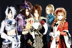  band crossdressing crossdressing gothic_lolita highres j-rock lolita_fashion musician photo trap versailles visual_kei 