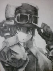  bad_id bad_pixiv_id black_hair coat female fur_hat gloves goggles goggles_on_head graphite_(medium) hat kino_(kino_no_tabi) kino_no_tabi monochrome reverse_trap riviera_(kokkoroiti) short_hair solo traditional_media 