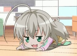  :3 ahoge animated animated anime_screenshot blush chair chibi female green_eyes grey_hair haiyore!_nyaruko-san imageboard_desourced kneehighs lowres non-web_source nyarlathotep_(nyaruko-san) on_floor shorts smile socks solo table thighhighs wiggling wooden_floor 