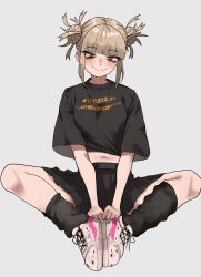  absurdres bags_under_eyes black_shirt black_skirt boku_no_hero_academia closed_mouth double_bun female grey_background hair_bun highres leg_warmers light_brown_hair looking_at_viewer messy_hair navel orange_eyes shirt shoes sidelocks skirt slit_pupils smile sneakers soles_together solo spread_legs toga_himiko zd_(pixiv6210083) 