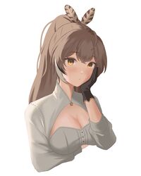  ahoge breasts brown_eyes brown_hair cleavage_cutout clothing_cutout crossed_bangs female gloves head_rest highres hololive hololive_english looking_at_viewer multicolored_hair nanashi_mumei nanashi_mumei_(1st_costume) shirt streaked_hair upper_body usagi621 virtual_youtuber white_shirt 