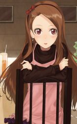  billion_(billion0103) bow brown_hair chair commentary_request earrings female hairband highres idolmaster idolmaster_(classic) jewelry long_hair looking_at_viewer minase_iori pink_eyes sitting sitting_backwards smile solo 