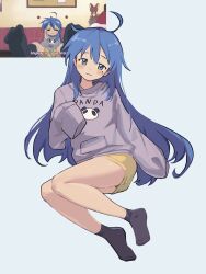  :3 absurdres ahoge baisebandaoti1 black_socks blue_hair female full_body grey_eyes grey_hoodie half-closed_eyes hashtag-only_commentary highres hood hoodie izumi_konata long_hair long_sleeves looking_at_viewer lucky_star mole mole_under_eye reference_inset screenshot_inset shorts simple_background sleeves_past_fingers sleeves_past_wrists socks solo text_print very_long_hair white_background yellow_shorts 