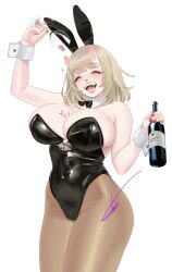  alcohol black_leotard blonde_hair bottle breasts closed_eyes cowboy_shot cup curvy demon_girl demon_horns detached_collar drinking_glass fangs female happy highres holding holding_bottle holding_cup horns huge_breasts latex latex_leotard leotard medium_hair oni open_mouth original pantyhose playboy_bunny red_nails shio_maneki0 skindentation smile solo spill white_background wine wine_glass wrist_cuffs 