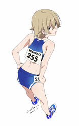  artist_name chinese_commentary commentary dated female full_body green_eyes hair_between_eyes hands_on_own_hips light_brown_hair looking_back open_mouth original shoes short_hair signature simple_background sneakers solo standing track_uniform werkbau white_background 