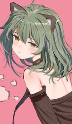  ahoge animal_ear_fluff animal_ears back bare_shoulders black_necktie blush brown_choker choker closed_mouth detached_sleeves from_side green_hair gukuli highres long_hair looking_at_viewer looking_to_the_side mole mole_on_back necktie orange_eyes original pink_background simple_background solo upper_body 