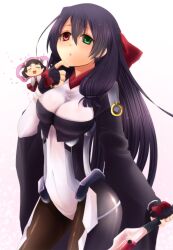  asama_tomo black_hair black_legwear bodysuit bow breasts female female gree_eyes green_eyes hanami_(horizon) heterochromia kyoukai_senjou_no_horizon kyoukaisenjou_no_horizon minigirl red_eyes solo weapon 