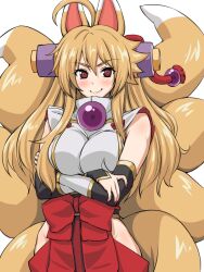  ahoge animal_ears blonde_hair blush breasts commentary_request crossed_arms female fox_ears fox_tail inu1tou izuna_(shinrabanshou) large_breasts long_hair multiple_tails no_panties red_eyes shinrabanshou simple_background smile solo tail white_background 