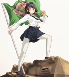  anzio_(emblem) anzio_school_uniform belt beret black_belt black_footwear black_hair black_hat black_skirt braid brown_eyes carro_veloce_cv-33 cheese_trail commentary dress_shirt eating emblem female flag food foot_up girls_und_panzer green_flag grin hat holding holding_flag holding_food loafers long_sleeves looking_at_viewer military military_vehicle miniskirt motor_vehicle on_vehicle pantyhose pepperoni_(girls_und_panzer) pizza pizza_slice pleated_skirt school_uniform shirt shoes short_hair side_braid skirt smile solo standing tank tessaku_ro white_background white_pantyhose white_shirt wind 