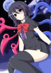  asymmetrical_wings black_hair black_thighhighs blue_moon blush bow commentary_request dress female gloves houjuu_nue masiromu moon red_eyes short_hair sitting smile solo thighhighs touhou wings zettai_ryouiki 