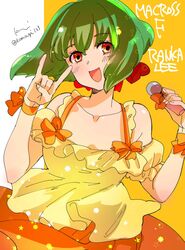  \m/ female green_hair highres holding holding_microphone komugi_(mugiwaraclub) macross macross_frontier microphone music ranka_lee red_eyes seikan_hikou singing solo 