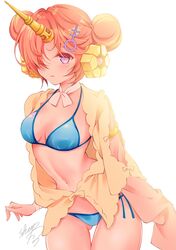  artist_name bandaged_arm bandages bikini blue_bikini blue_eyes choker commentary cowboy_shot detached_sleeves double_bun fate/grand_order fate_(series) female frankenstein&#039;s_monster_(fate) frankenstein&#039;s_monster_(swimsuit_saber)_(fate) frankenstein&#039;s_monster_(swimsuit_saber)_(first_ascension)_(fate) hair_bun hair_ornament hair_over_one_eye hairclip highres horns looking_at_viewer mechanical_horns medium_hair navel parted_lips pink_hair purple_eyes ribbon ribbon_choker sheepd shirt short_hair side-tie_bikini_bottom signature simple_background single_detached_sleeve single_horn sleeves_past_fingers sleeves_past_wrists solo standing swimsuit swimsuit_cover-up thigh_gap white_background white_ribbon yellow_shirt 