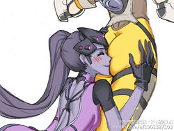  2girls ass ass_grab bad_source colored_skin face_in_ass fei_tian_de_fei_zhu_-quan_nian_ling_mo_shi gloves hair_pulled_back head_on_ass looking_at_ass multiple_girls overwatch overwatch_1 purple_skin simple_background spider_tattoo tattoo tracer_(overwatch) widowmaker_(overwatch) 