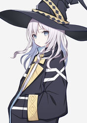  absurdres bad_id bad_pixiv_id black_hat black_jacket closed_mouth collared_jacket female from_side grey_eyes hands_in_pockets hat highres jacket long_hair long_sleeves looking_at_viewer looking_to_the_side original pension_z sidelocks solo standing upper_body white_background white_hair wide_sleeves witch_hat wrist_cuffs 