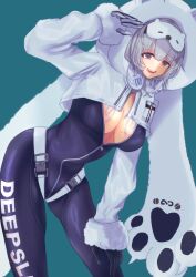  animal_costume animal_hood bear_costume black_bodysuit bodysuit breasts female gloves goddess_of_victory:_nikke grey_hair headphones highres hood hood_up large_breasts long_sleeves looking_at_viewer mask mask_on_head mole mole_on_breast nazmoi_oohashi neve_(nikke) no_bra open_mouth sleep_mask smile solo 