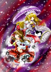  2girls :o absurdres ascot between_fingers blonde_hair blue_eyes boki_god bow brown_hair commentary_request crossed_legs dark_background detached_sleeves dress frills hair_tubes hairbow hakurei_reimu hat head_tilt highres holding light_particles light_smile long_hair long_sleeves looking_at_viewer looking_back multicolored_background multiple_girls open_mouth orb parasol photoshop_(medium) red_eyes sitting skirt spell_card tabard touhou umbrella very_long_hair vest white_dress wide_sleeves yakumo_yukari yin_yang yin_yang_orb yin_yang_print 