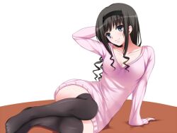  amagami bad_id bad_nicoseiga_id black_hair black_thighhighs blue_eyes blush collarbone female hairband long_hair long_sleeves morishima_haruka smile solo sweater thighhighs white_background yappen 