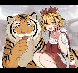  animal animal_print black_hair blonde_hair blush breasts cleavage fangs female formicid hair_between_eyes highres large_breasts looking_at_viewer multicolored_hair open_mouth orange_skirt red_shirt shirt short_hair skirt smile solo spanish_commentary tiger tiger_print toramaru_shou touhou two-tone_hair v yellow_eyes 