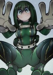  asui_tsuyu bodysuit boku_no_hero_academia closed_mouth female frog_girl gloves green_bodysuit green_eyes green_hair hair_rings highres long_hair looking_at_viewer low-tied_long_hair solo spread_legs superhero_costume ureazure white_gloves 